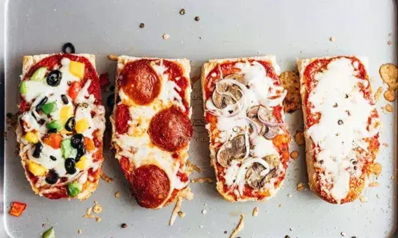 Pizza Toast Recipe: A quick recipe to fix your Pizza cravings