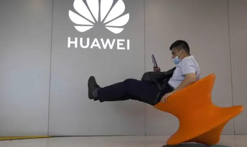 Canada bans Huawei from 5G networks