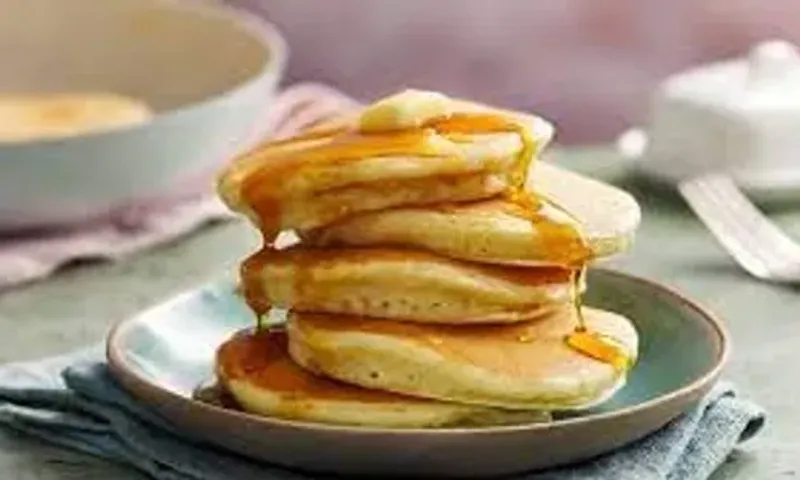 Quick and easy recipe for American-style fluffy pancakes
