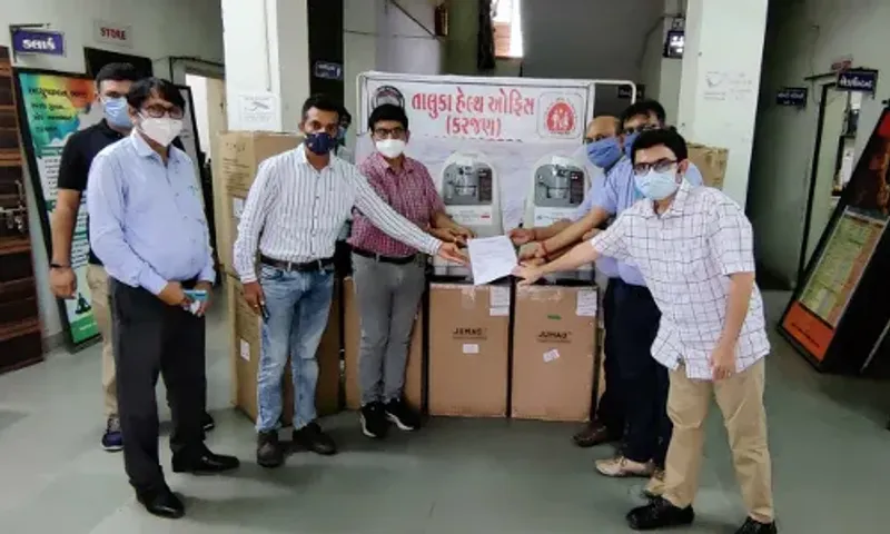 Charity of 10 oxygen machines to increase the facility of oxygen treatment in Karjan taluka