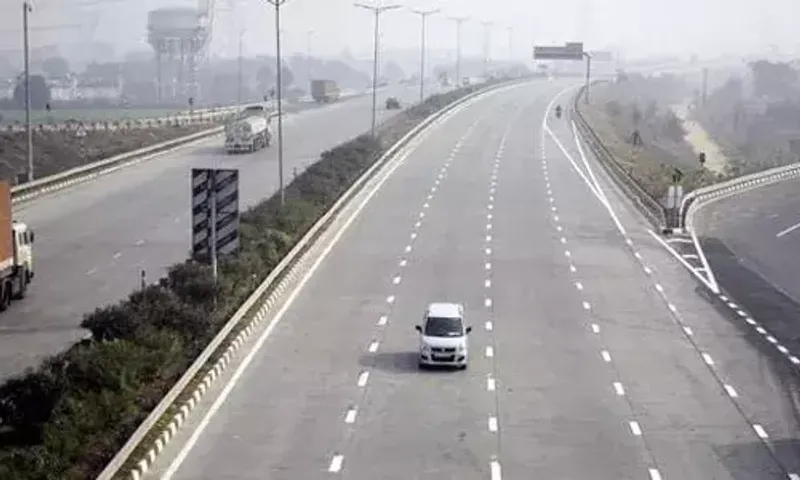 Nitin Gadkari inaugurated the Intelligent Transport System with 150 cameras on the Eastern Peripheral Expressway