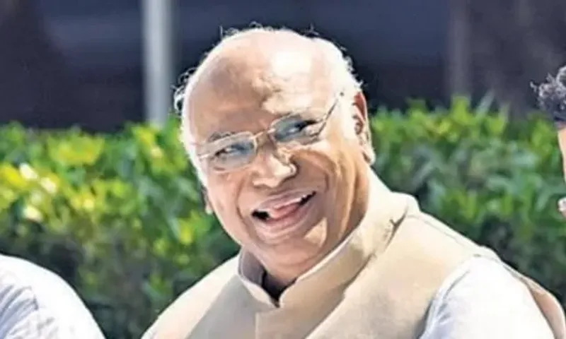 Kharge to be next Congress president, Tharoor concedes poll defeat
