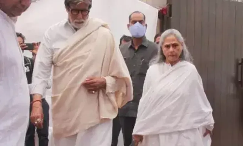 Amitabh and Jaya Bachchan attend Shivkumar Sharma's funeral
