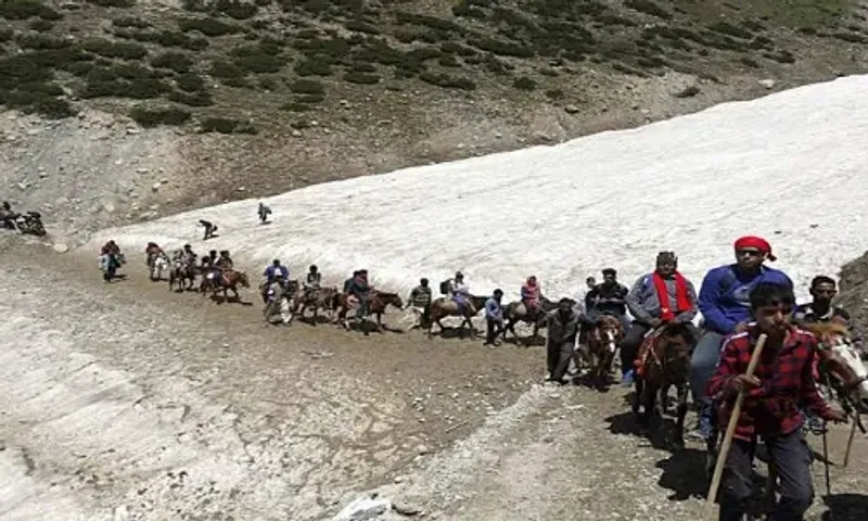 Amarnath Yatra temporarily suspended amid bad weather from Pahalgam route
