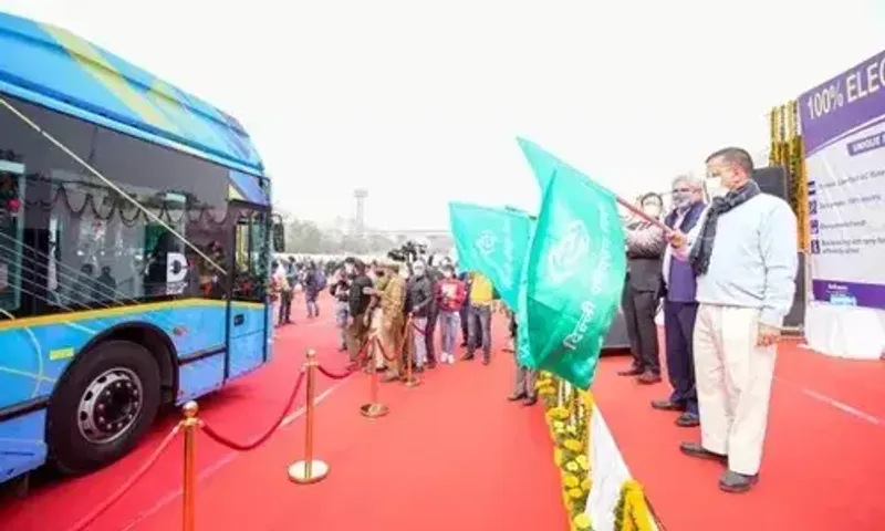 Arvind Kejriwal flags off first DTC electric bus