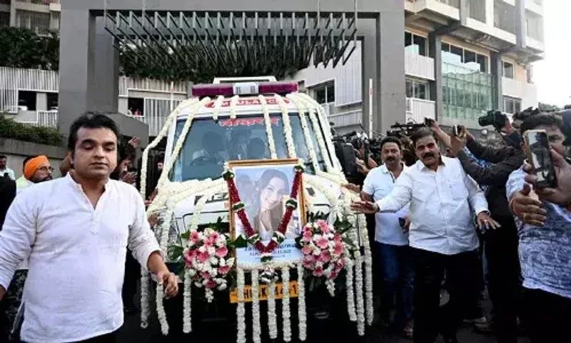Actor Tunisha Sharma cremated in Mumbai