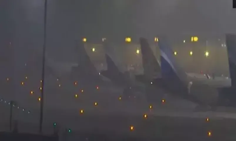 Dense fog spurs travel woes in Delhi, around 30 flights and trains delayed