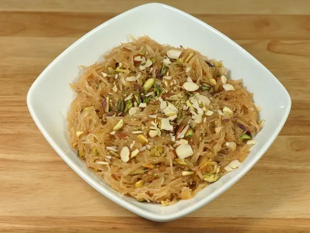 Meethi Seviyan Recipe: A very common dessert served at festivals. It's prepared in no time and tastes extremely delicious