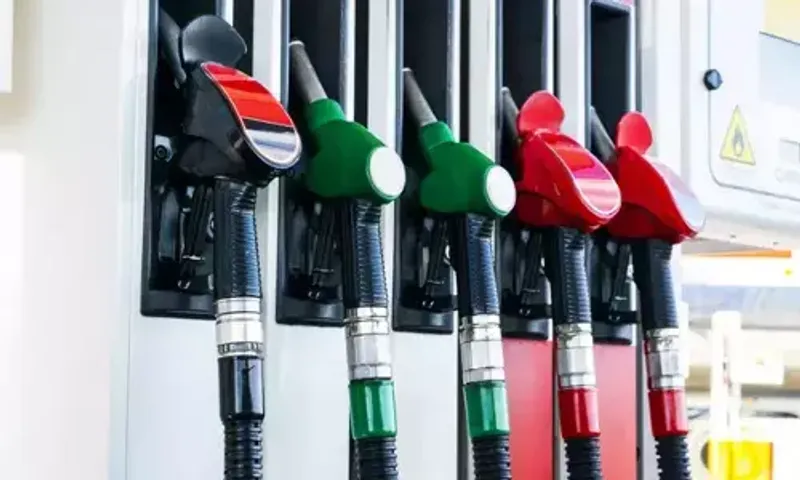 Petrol price hiked by Rs 1.25, Diesel costlier by Rs 2.15 in last 10 days
