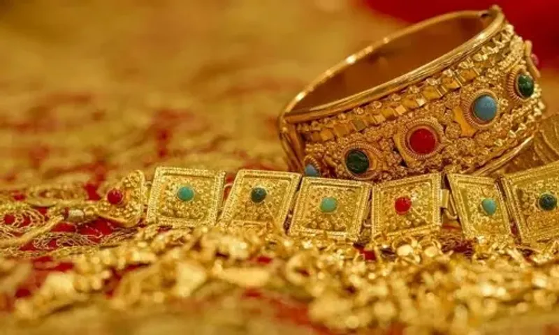 1,700 kg jewellery worth Rs 4 crore looted in Gujarat