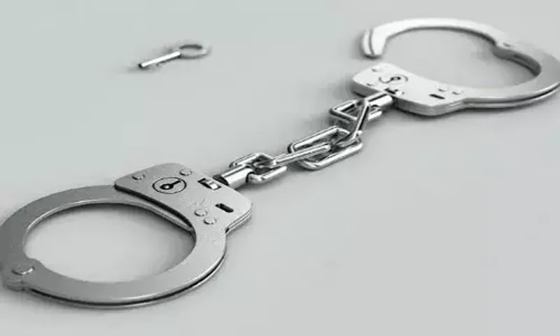 Man held with MD worth Rs 1.73 lakh in Ahmedabad