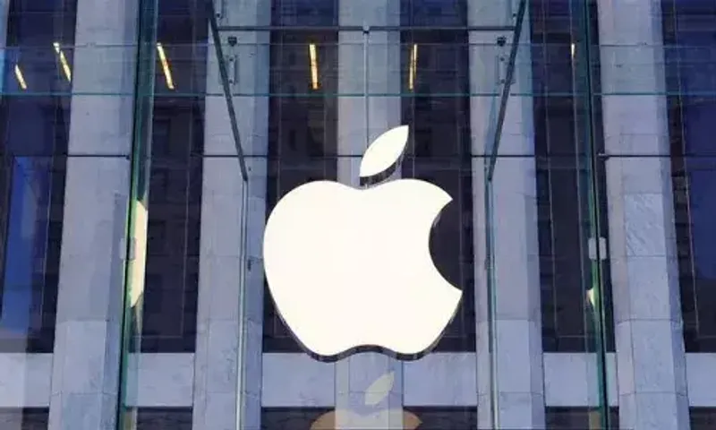 Report: Apple cloud chief Abbott to step down in April