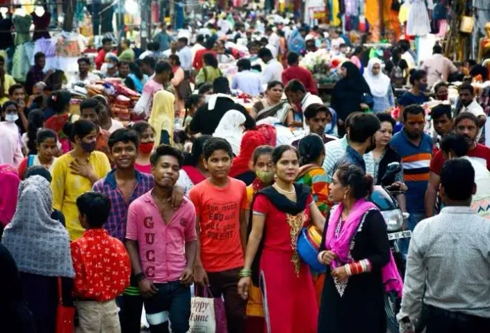 India reports 30,549 new COVID-19 cases, 422 deaths