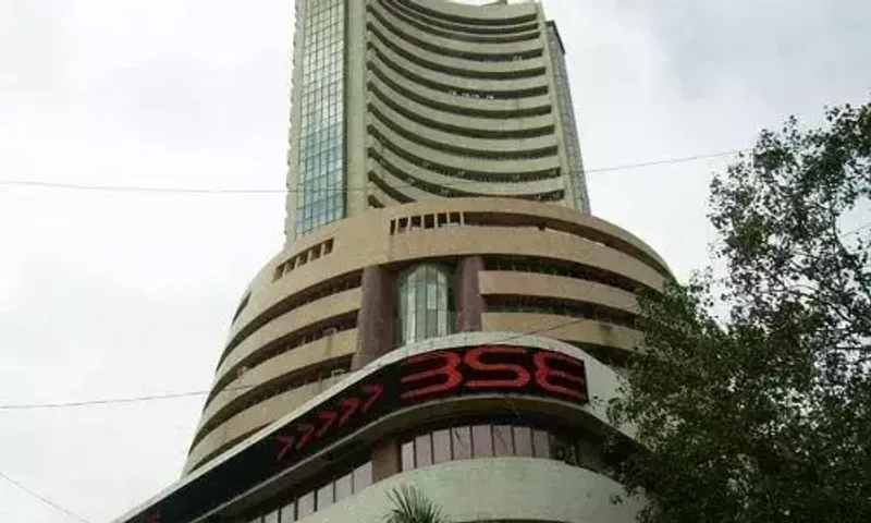 Sensex slumps over 1,100 pts in early Thursday trade