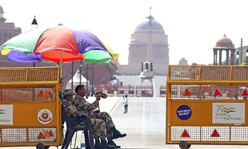 Delhi braces for extreme heat, may touch 46 degrees, yellow alert issued