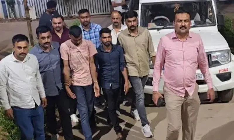 Shooters in Salman Khan house firing arrested  by Mumbai Police in Bhuj, Gujarat