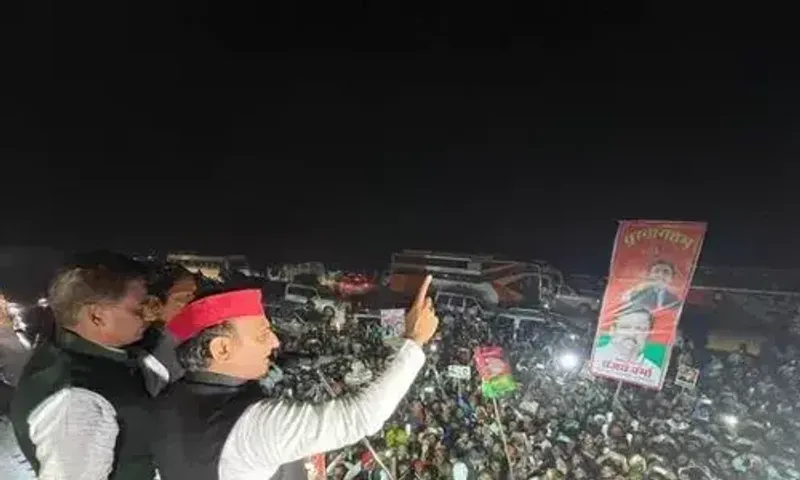 Akhilesh Yadav completes his yatra on the newly inaugurated expressway