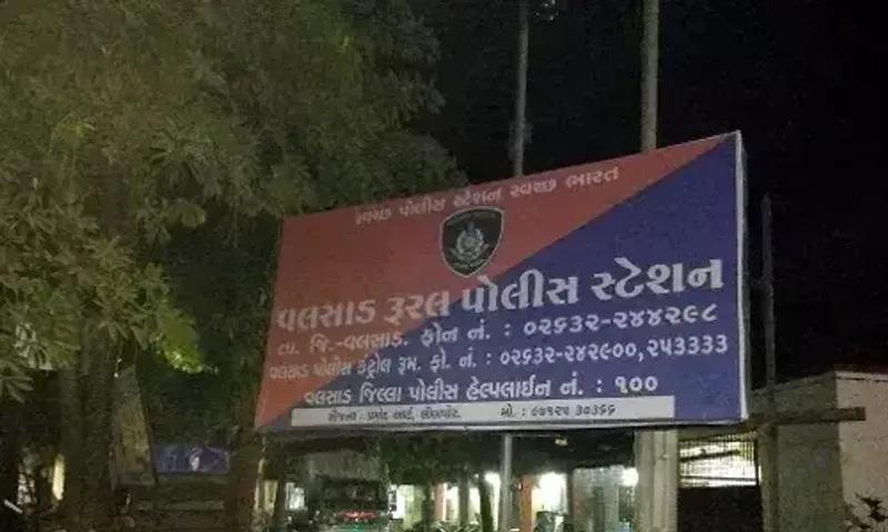Parents of the deceased Valsad suicide victim demand action against the organisation