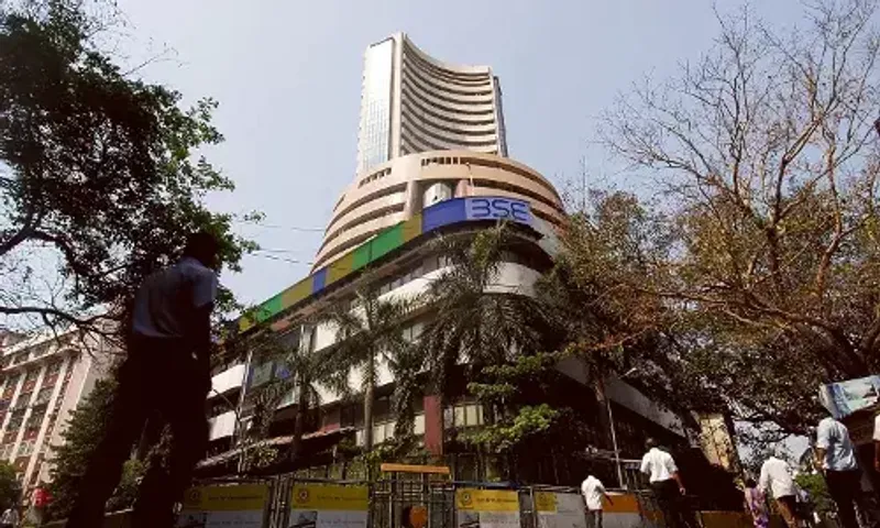 Stock Market: Sensex rises 261 points, Nifty to trade at 17,076