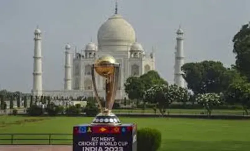 ICC Men’s Cricket World Cup trophy displayed at Taj Mahal in Agra