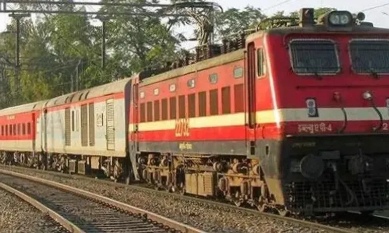 Additional halt provided at Surat to Kochuveli – Chandigarh Sampark Kranti Special