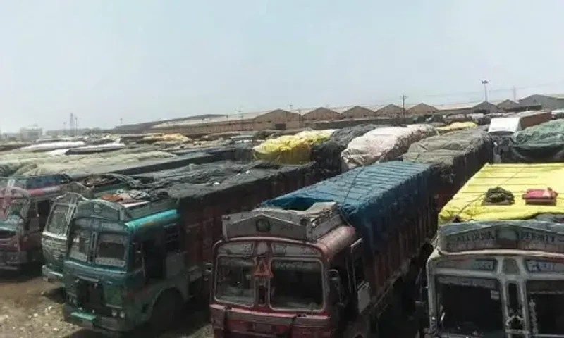 Export ban: 4,000 wheat-laden trucks stranded at Gujarat port