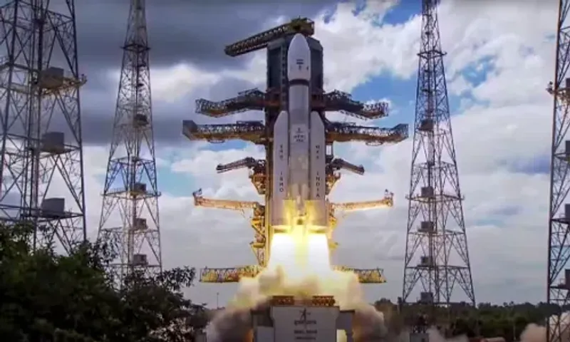 Chandrayaan-3 is ready for reduction in Moon's orbit by 2 pm today
