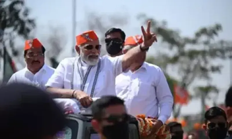 Day after massive BJP win in 4 states, PM's Gujarat roadshow