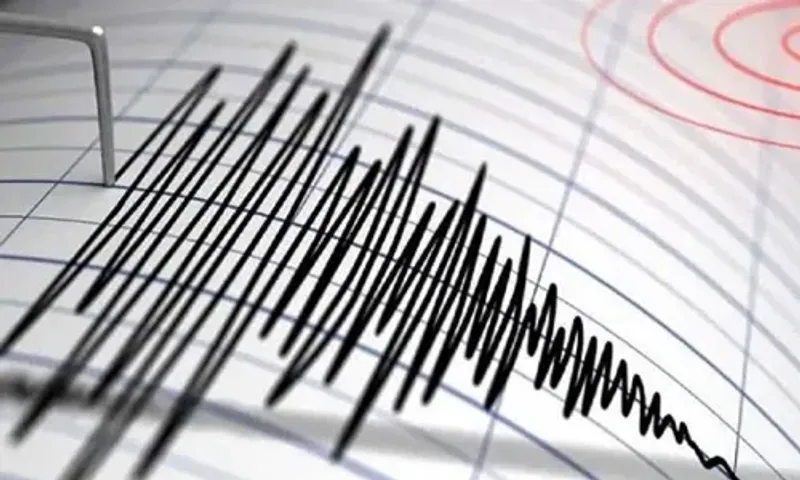 of 5.7 magnitude Strikes Afghanistan-Tajikistan border, tremors felt in Noida, Delhi