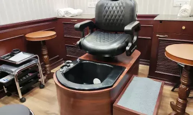 World's Oldest Barbershop Truefitt & Hill opens in Vadodara