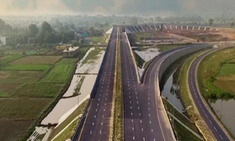 UP to Pay Rs.180 Cr bonus for completing Purvanchal Expressway before time