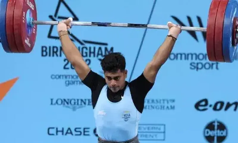 Indian weightlifter Achinta Sheuli lifts record 313 kgs, clinch gold medal in Commonwealth Games