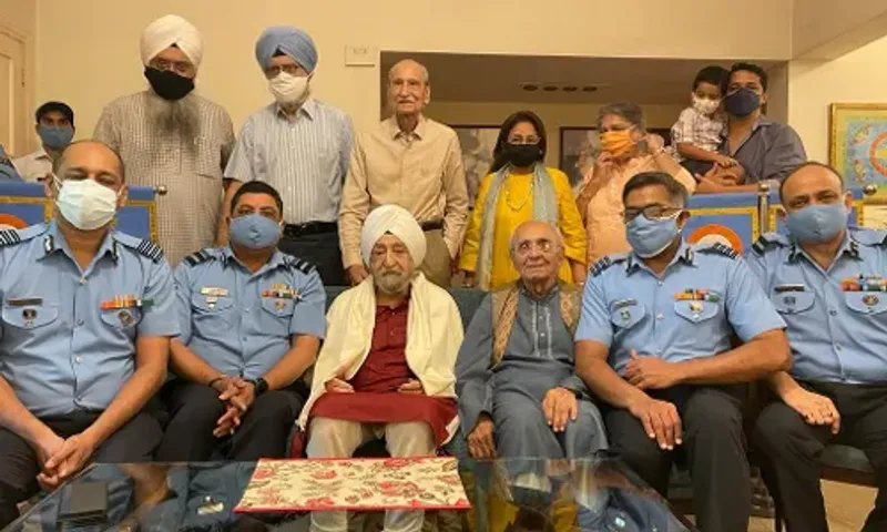Veteran IAF officer from accounts branch turns 100