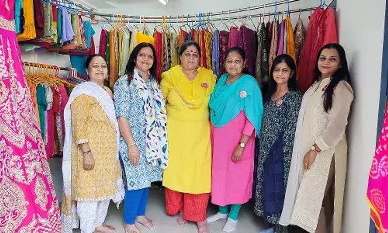 Saree library starts by Ashta Saheli group in Vadodara