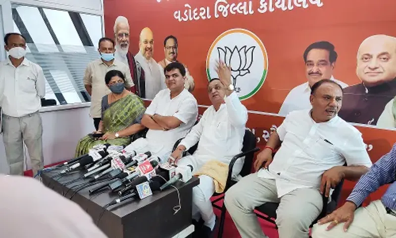 Baroda Dairy row comes to a sweet end after settlement between the two BJP leaders