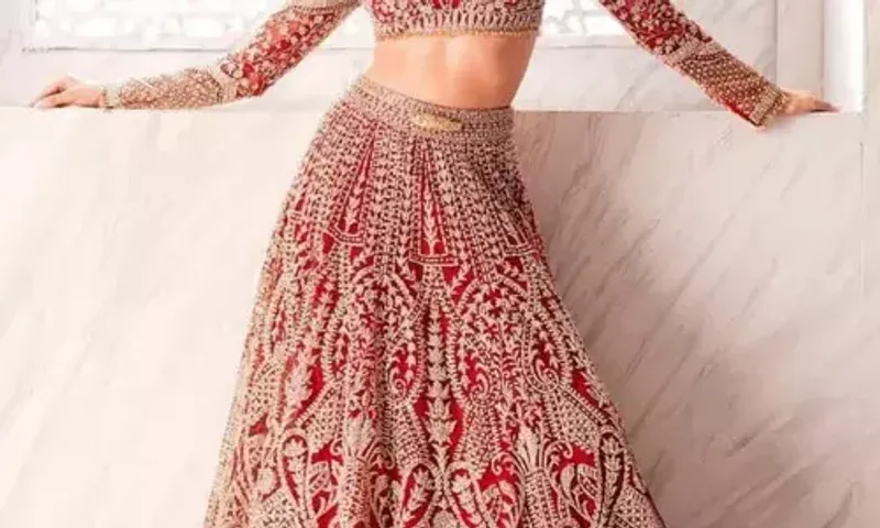 Actress Shraddha Kapoor turned showstopper for Designer Falguni & Shane Peacock at the FDCI India Couture Week 2021