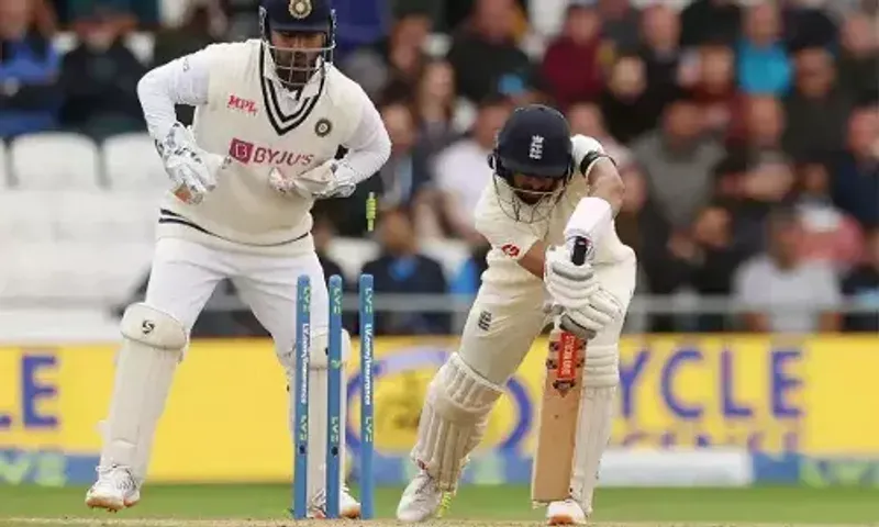 3rd Test: England resumes their first innings against India