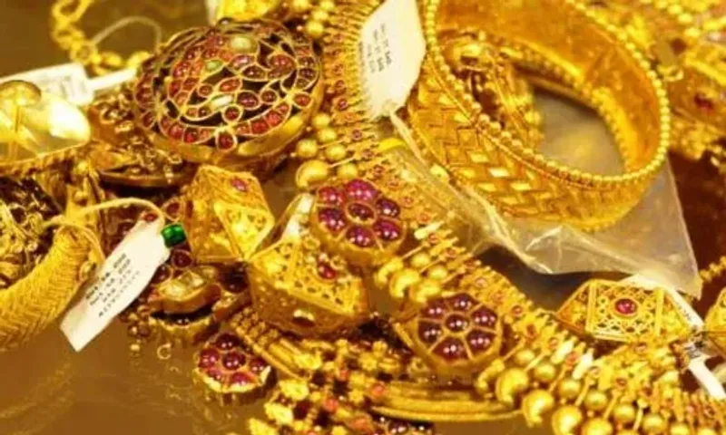 Ahmedabad: Gold imports up 372% in a month