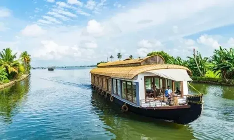 Kerala restarts houseboat service to boost tourism in the midst of Covid-19