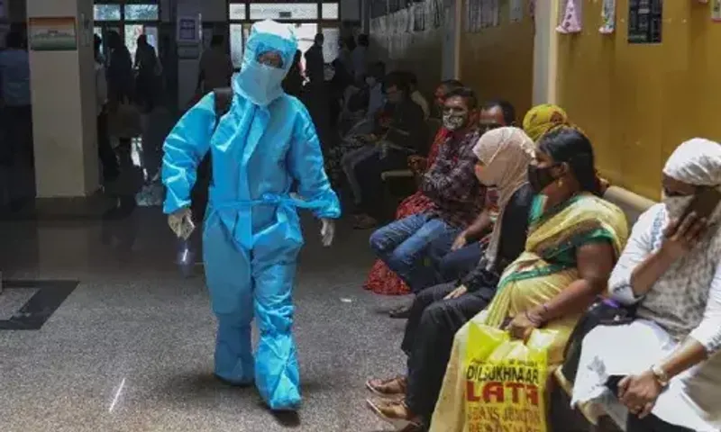 India logs 3,47,254 COVID-19 cases in 24 hours, highest in 235 days