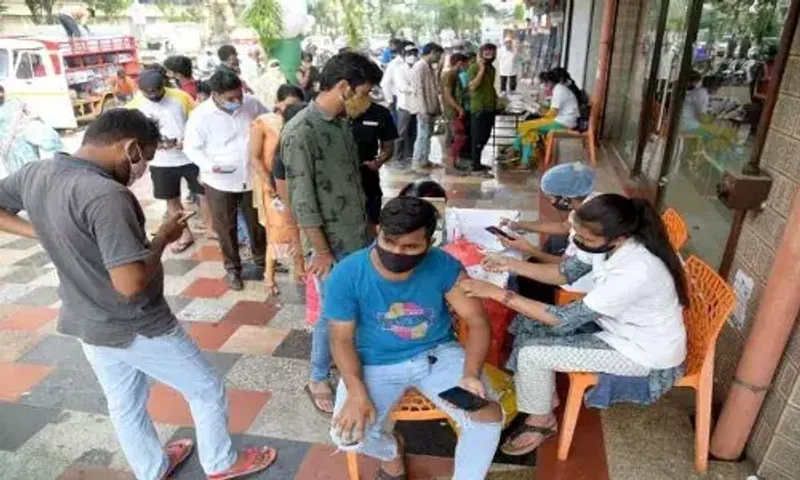 Omicron cases in India: Tally stands at 213, PM Modi to review COVID-19 situation tomorrow
