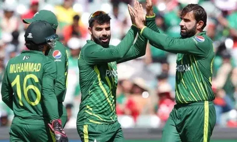 T20 World Cup: Pakistan & Bangladesh match underway at Adelaide Oval Stadium