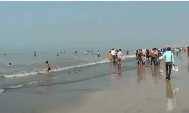 COVID-19 surge: After 5 p.m., no visit to beaches, parks, or gardens are permitted in Mumbai