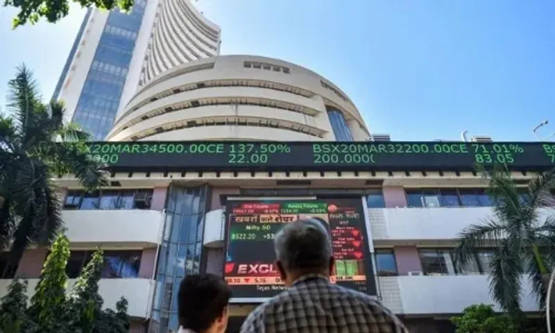 Sensex up by 277 points to trade at 59,000 in afternoon trade