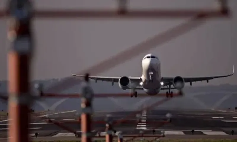 SpiceJet flight to Jabalpur returns to Delhi after crew notices smoke in cabin