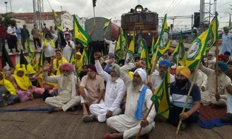 Farmers' rail roko affects train movement in 130 locations