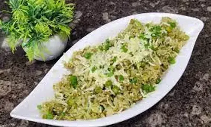Cheesy Hari Bhari Khichdi Recipe: A recipe that everyone would want to cook for themselves