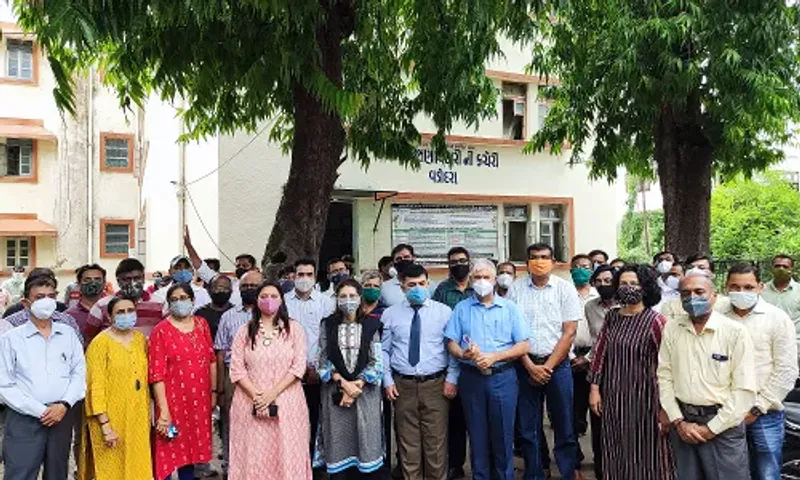 Private school administrators in Vadodara demand to allow them to open schools