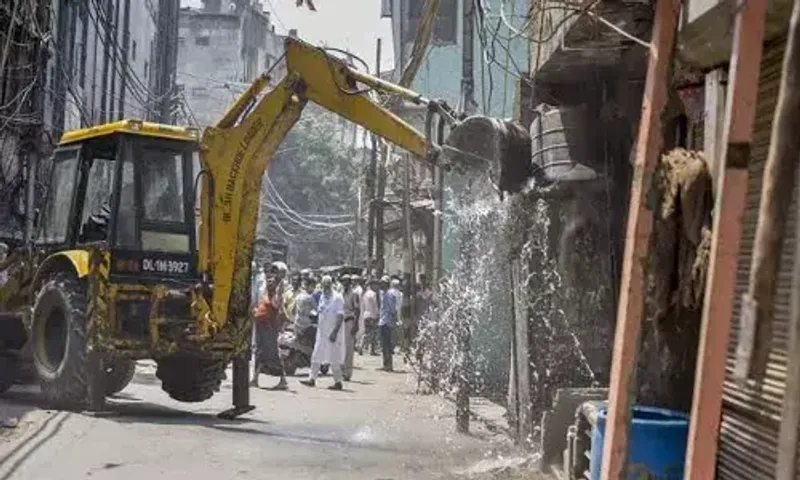 Shaheen Bagh demolition drive Updates: SDMC begins demolition drive in Delhi's Shaheen Bagh