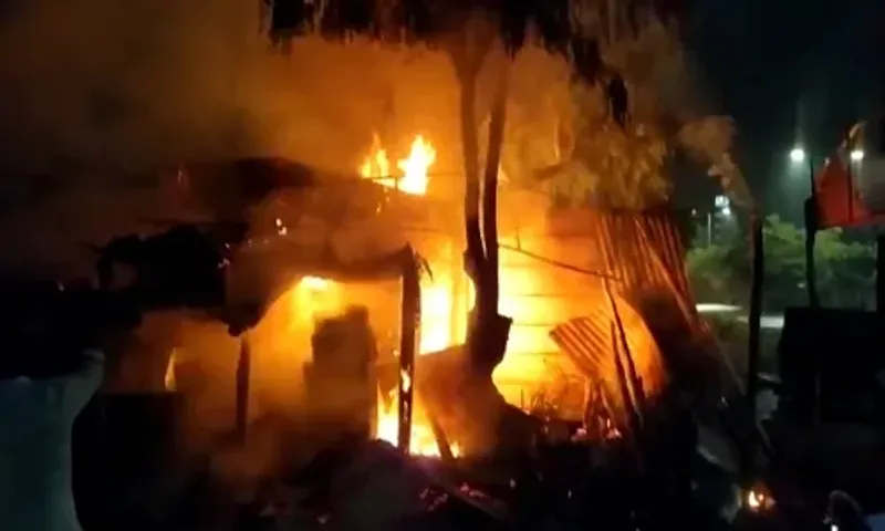 Fire broke out in auto garage on Sunpharma road in Vadodara